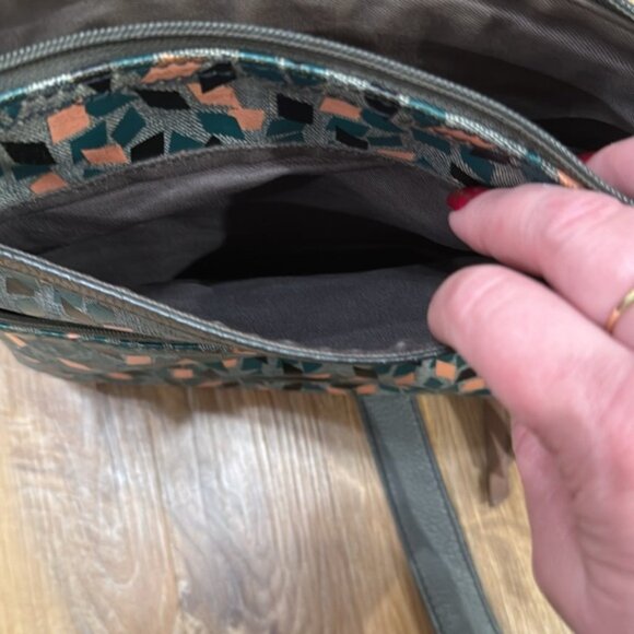 Fossil 1954 Morgan Traveler Leather Crossbody (Size: 10”L x 12”W x 10”H (LS) - Picture 11 of 14